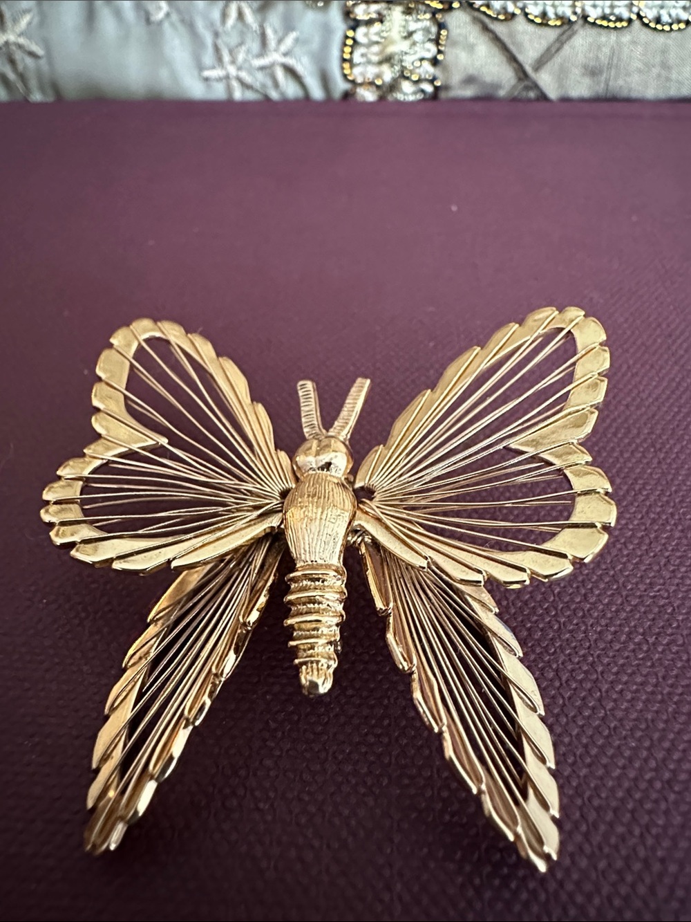 Vintage Monet Wire Winged Butterfly in Shiny Gold Tone Like New Condition